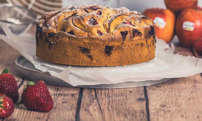 Apple Cake with Strawberries